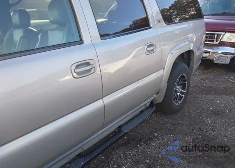 2004 Chevrolet Suburban 1500 Z71 from USA, damaged, VIN 3GNFK16T34G189487